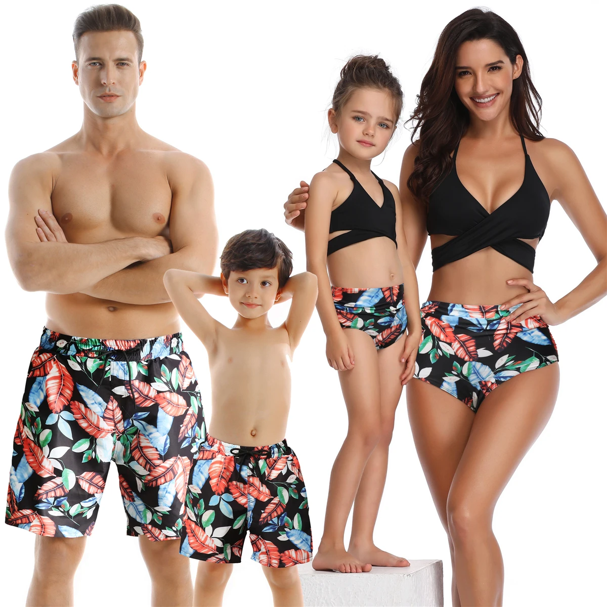 

Mother Daughter Dad Son Family Matching Print Swimwear Mommy And Me Clothes Men Boy Swimsuit Girl Bathing Suit Bikini 2021