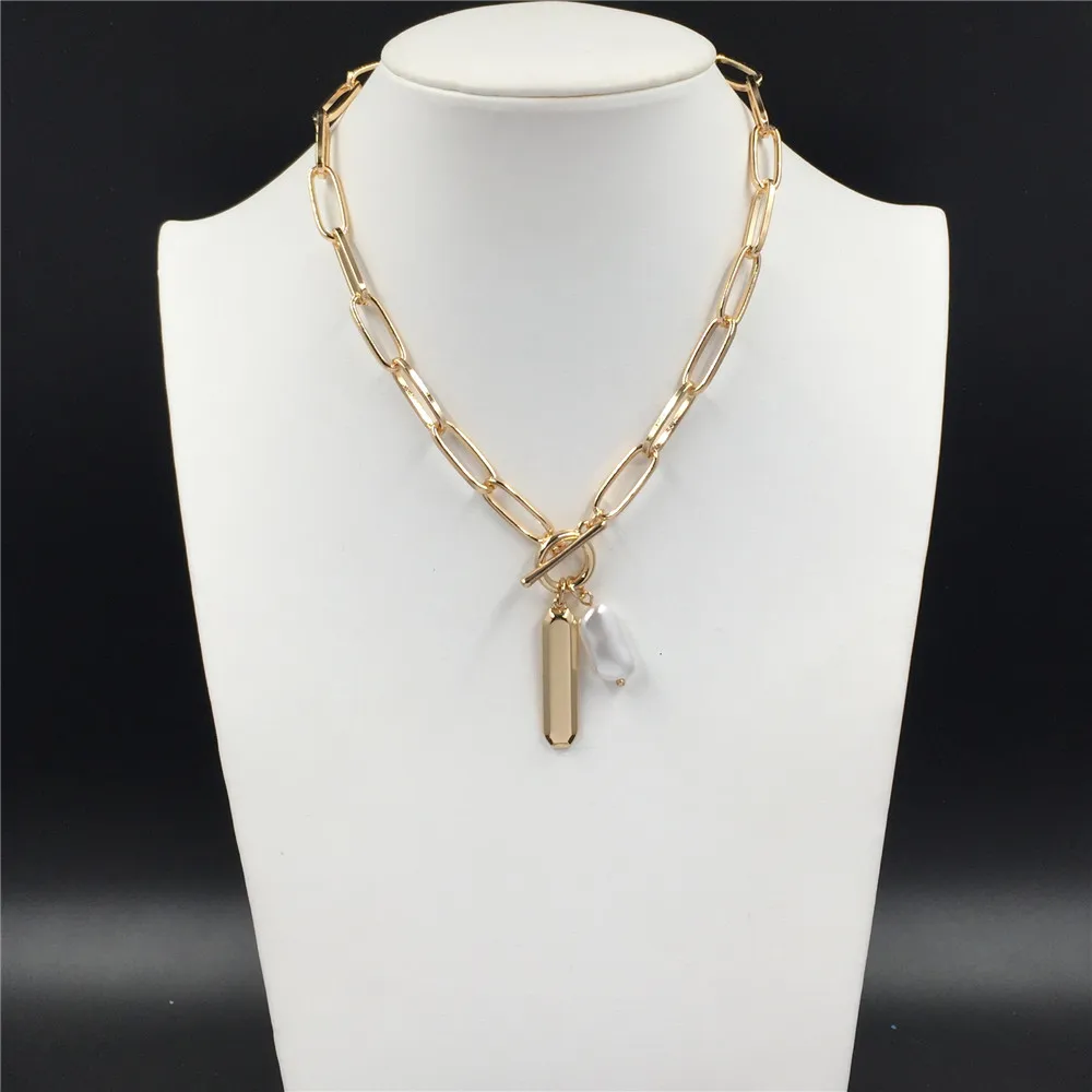 

2020 New Trend Short Necklace Gold Color Chain with Alloy Stick Pendant Necklace Pearl Pendant Necklace forWomen Fashion