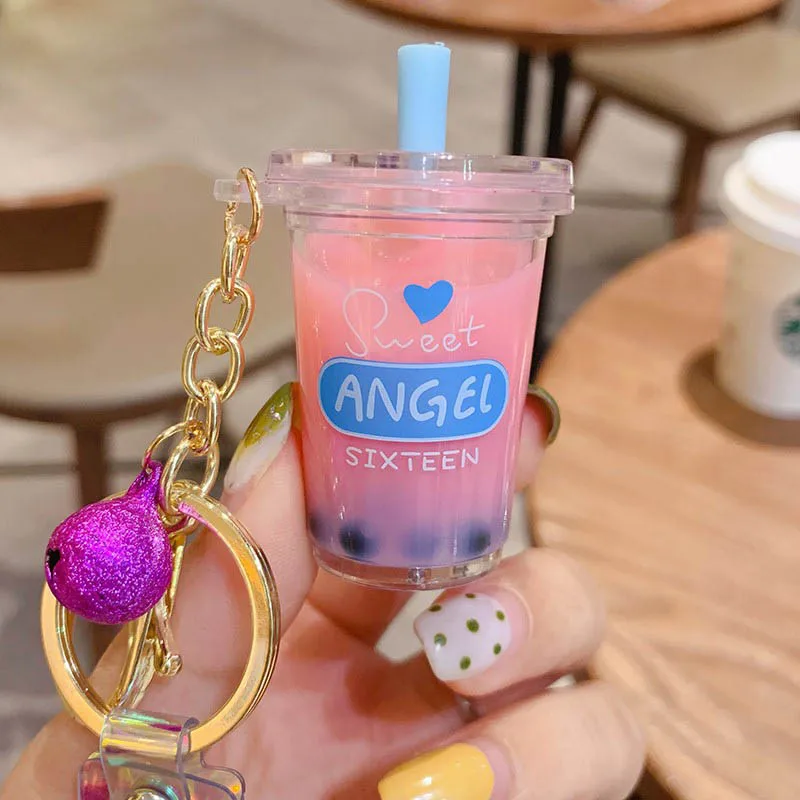 Модный акриловый брелок для ключей в форме чашки молочного чая движущаяся