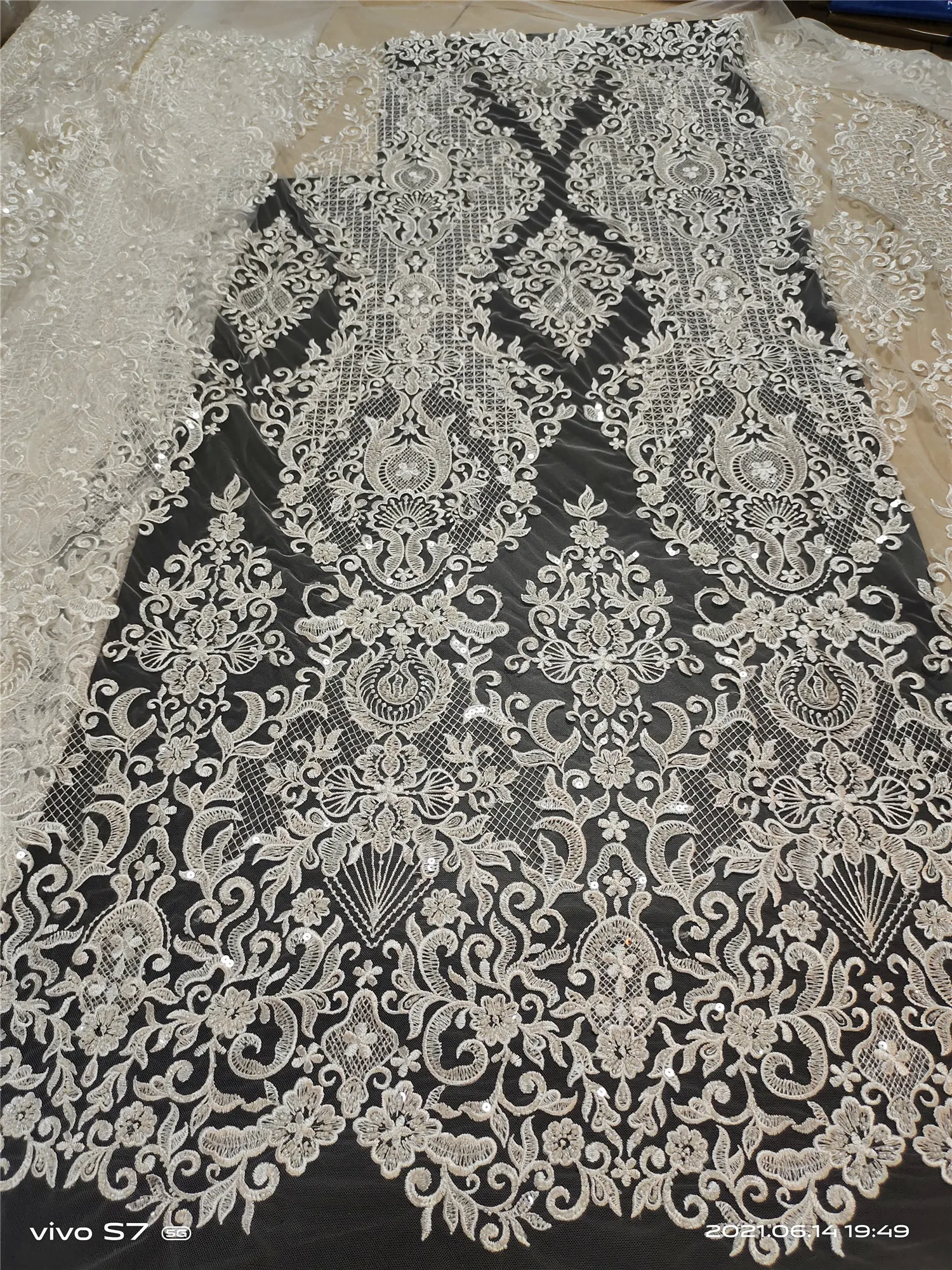 

Luxury Sequin Embroidery Lace Fabric Dubai Sewing High Quality Tulle Fabric African Sequin Lace Fabric For Party JYN315