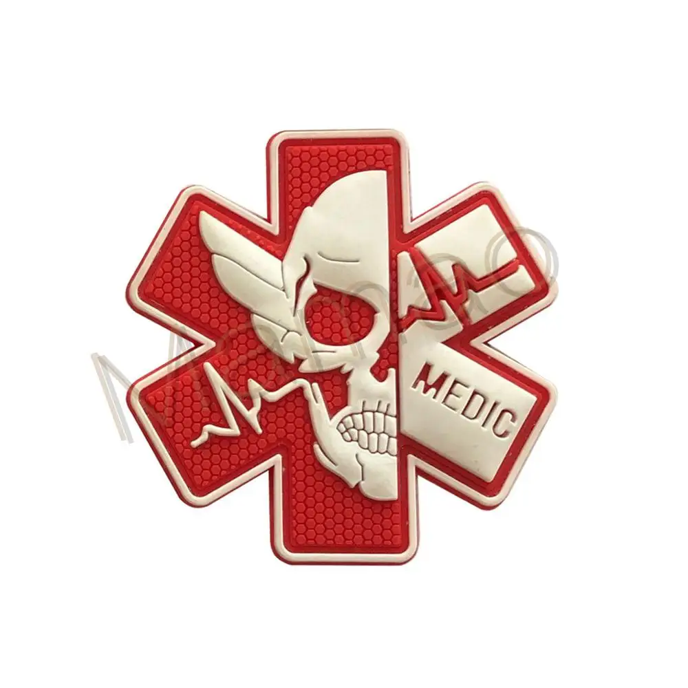 red and white 3D ПВХ резиновая медицинская нашивка фельдшер медицинский пластырь EMT медицинская помощь Боевая тактическая череп военные застежки-крючки значок - Цвет: red and white