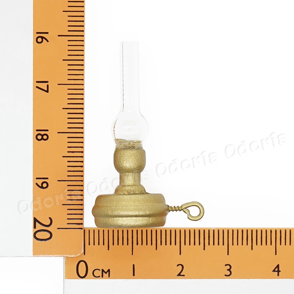 Миниатюрная винтажная масляная лампа Odoria 1:12 с металлическим основанием Herosene