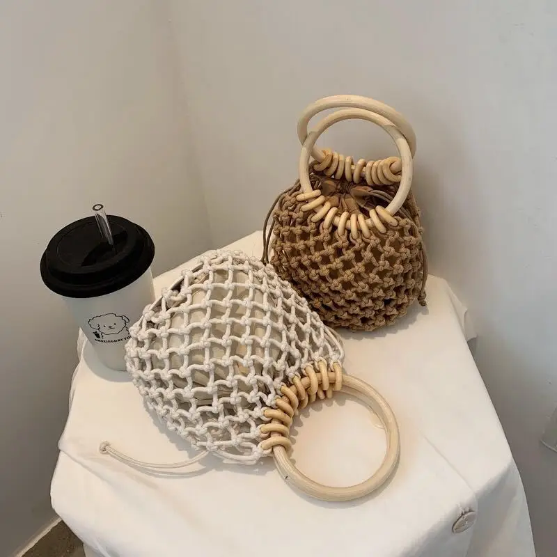 

Fashion Unique HandBag 2020 Popular New Straw Wood Handle Hollow Foreign Style Cute Versatile Small Beach Fruit Shopping Bag