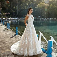 sexy spaghetti strips a line lace appliques wedding dress bridal gowns vintage court train bridal gowns fashionable robe beach