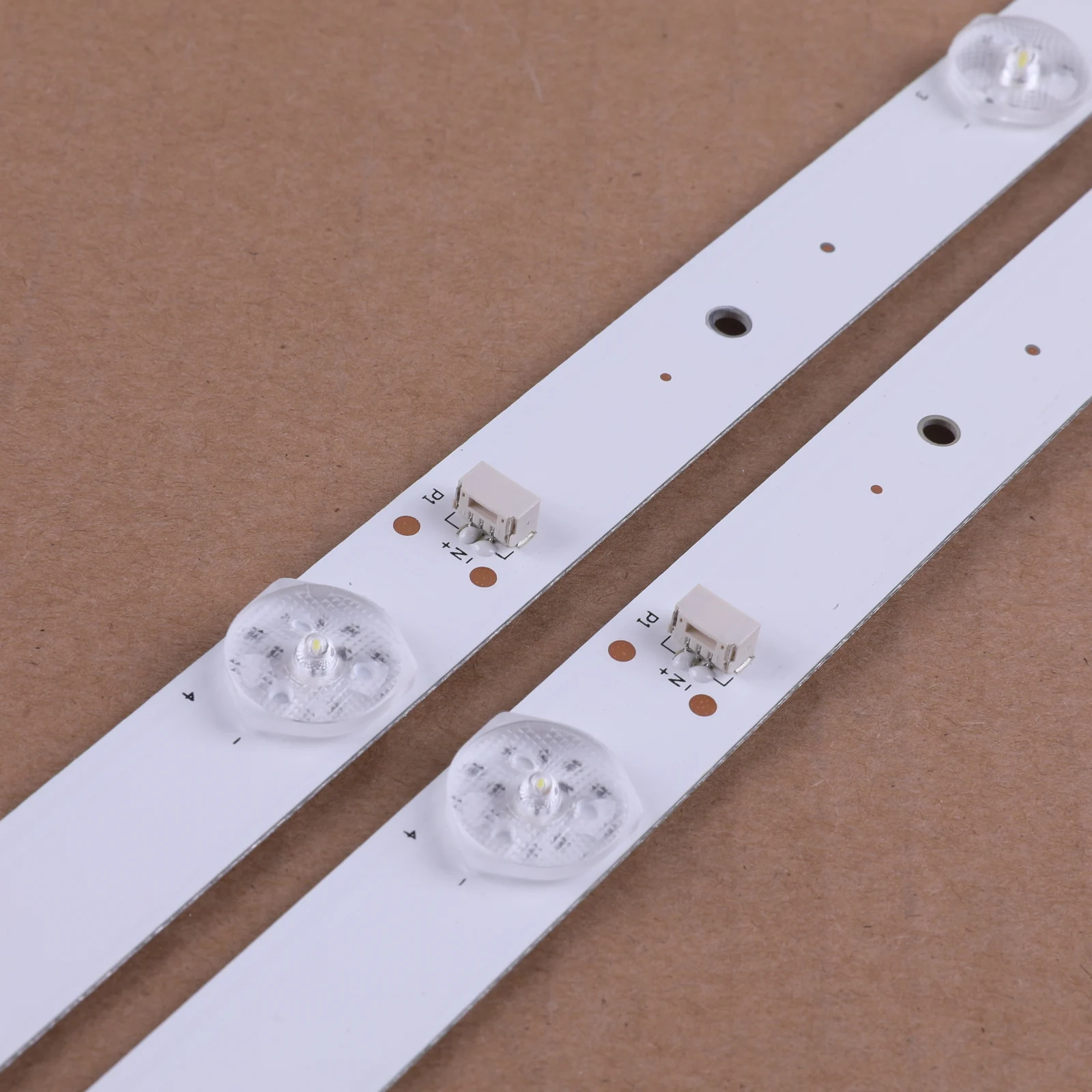 2 шт./лот 6LED(6 в) 560 мм Светодиодная подсветка полоса для L32P1A 4C-LB3206-HR03J HR01J 32D2900 32HR330M06A5