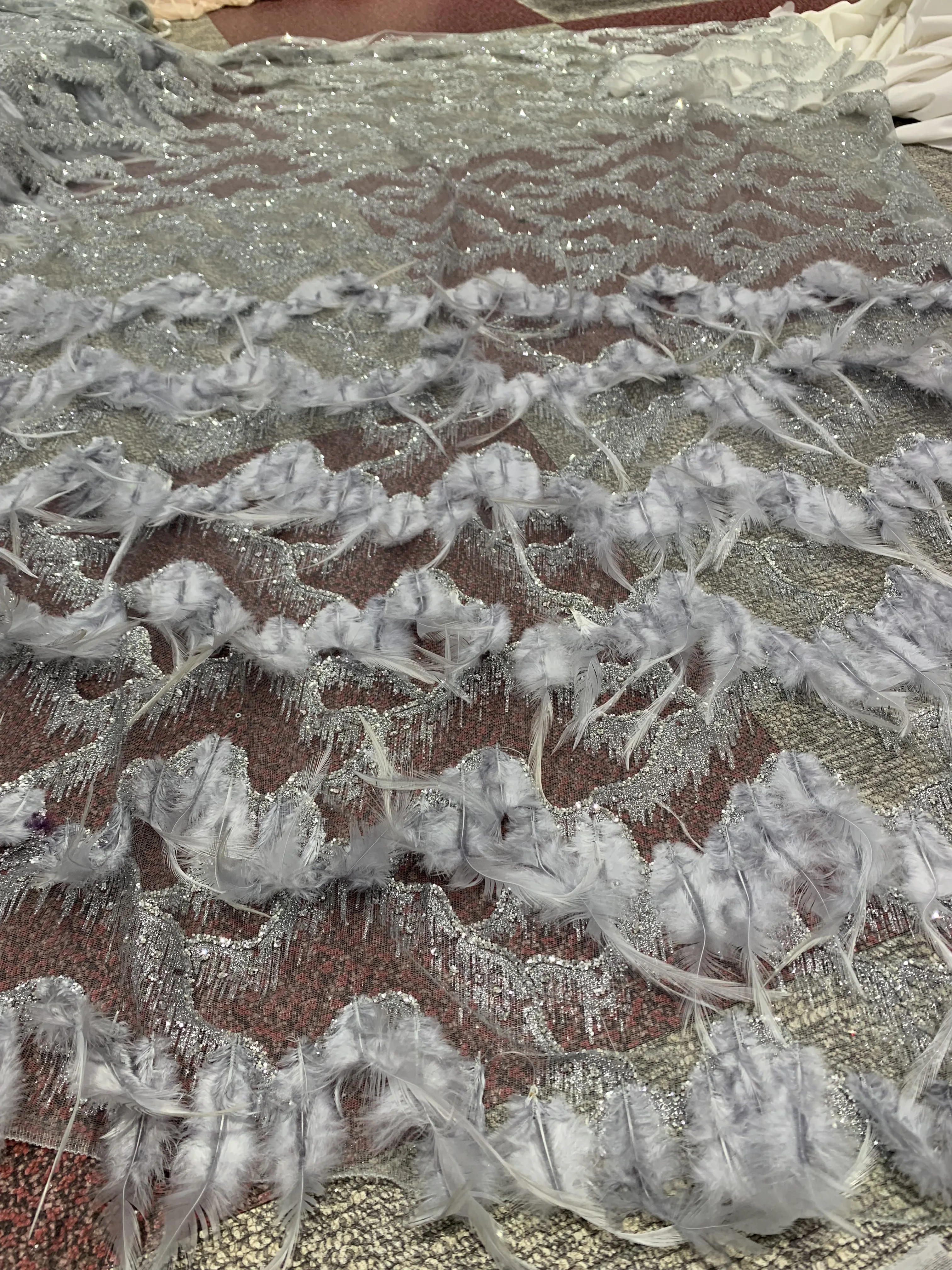 Высококачественная новейшая африканская кружевная ткань с вышивкой перьями