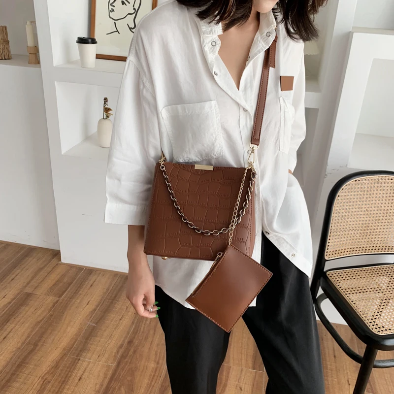 

2020 new fashion Handbags and purse fashion women shoulder crossbody bag Baguette women High quality designer Leather Handbag
