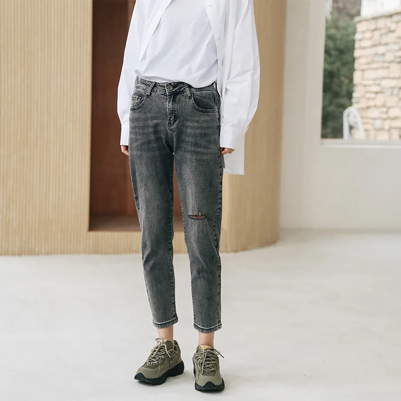 

Elastic nine-point pants 2020 spring new Korean version of the simple high waist was thin and thin holes wild jeans women
