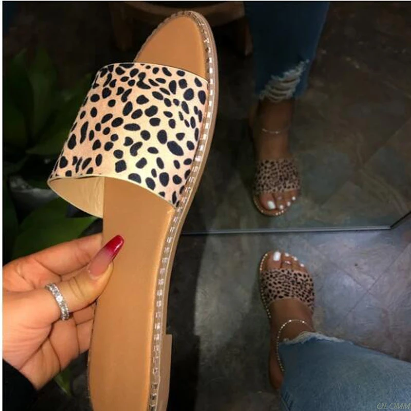 

New Fashion Summer Woman Shoes Leopard Slippers Beach Sandals Flat Slides Garden Leisure Slippers Elegant Ladies Slippers