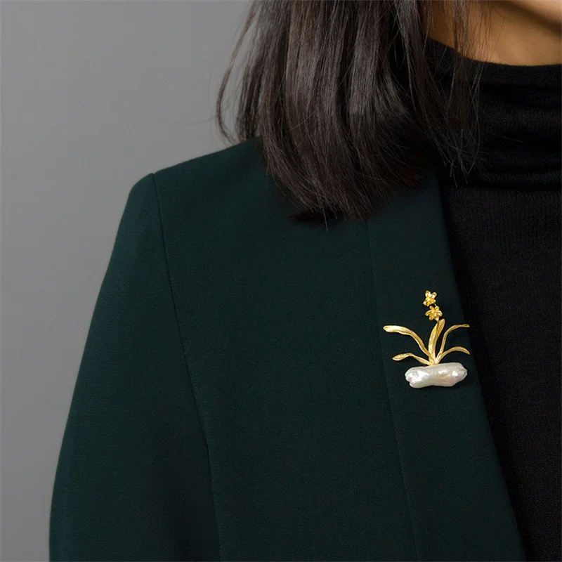 

INATURE Elegant 925 Sterling Silver Narcissus Flower Brooches for Women Natural Baroque Pearl Brooch Pin Fashion Wedding Jewelry