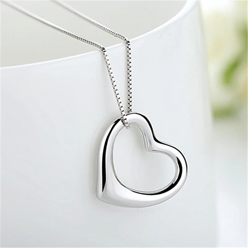 

Qiongfu 2021 new Korean version of a love heart necklace pendant clavicle chain necklaces for women jewlery charms