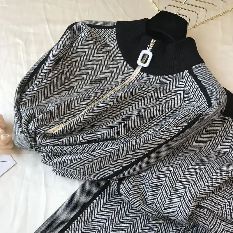 Женский трикотажный спортивный костюм кардиган на молнии и штаны модный