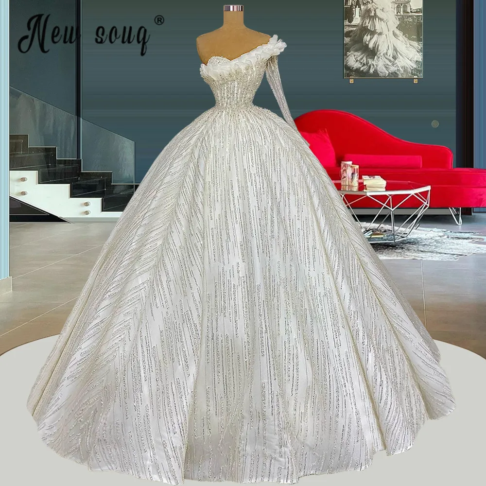 

One Shoulder A Line Sparkly Wedding Dress Dubai White Ball Gowns Fluffy Princess Bridal Gowns Beading Crystals Robe De Mariee