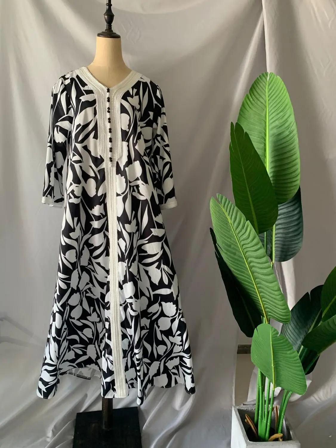 Женское платье-макси с V-образным вырезом и длинным рукавом | Тематическая одежда