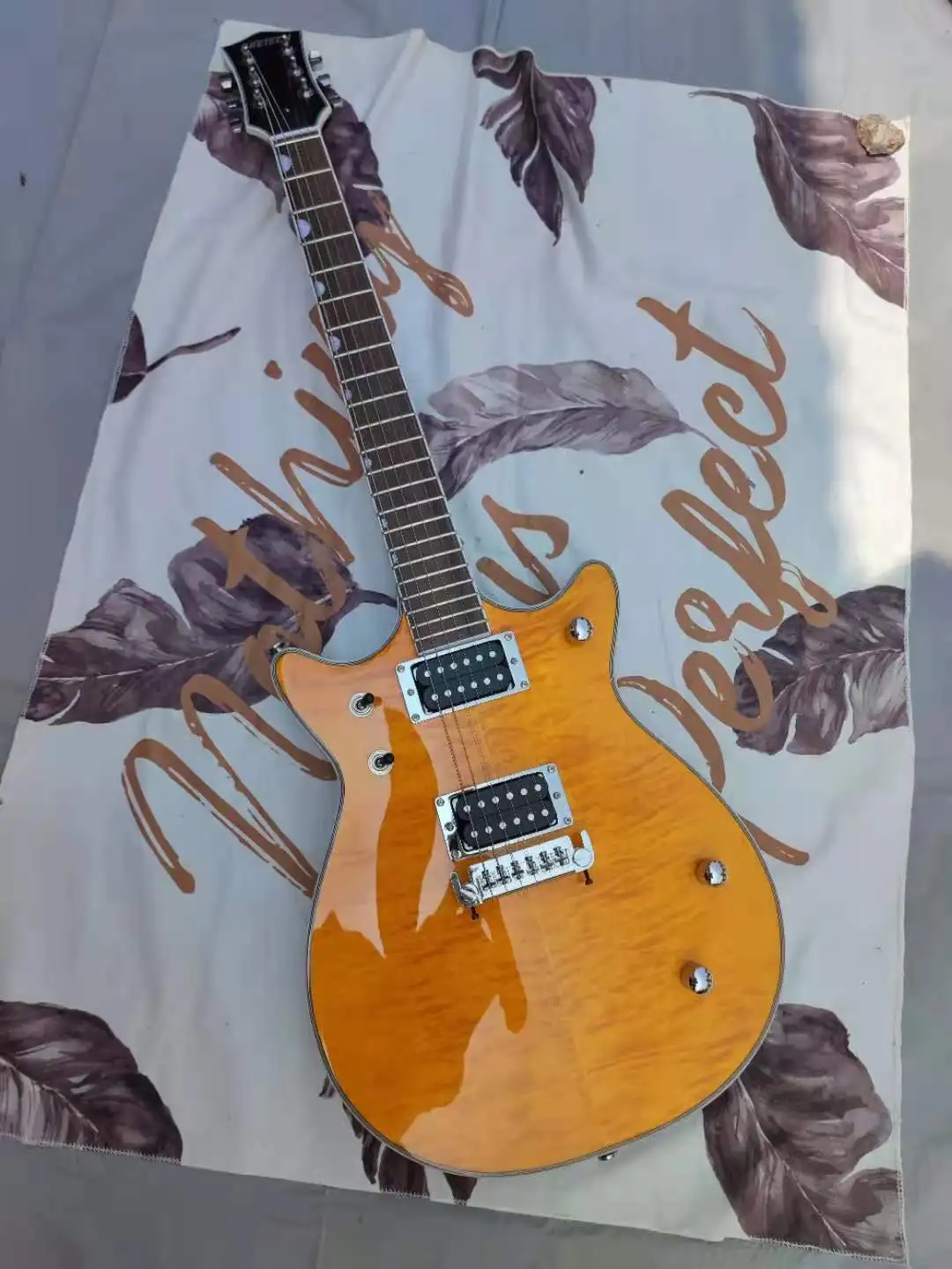 Шестиструнная электрическая гитара Flame Maple в нашем магазине можно настроить