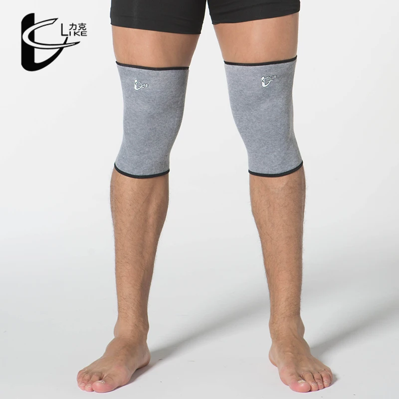 1 пара боковых наколенников из лайкры которые сохраняют тепло защищают