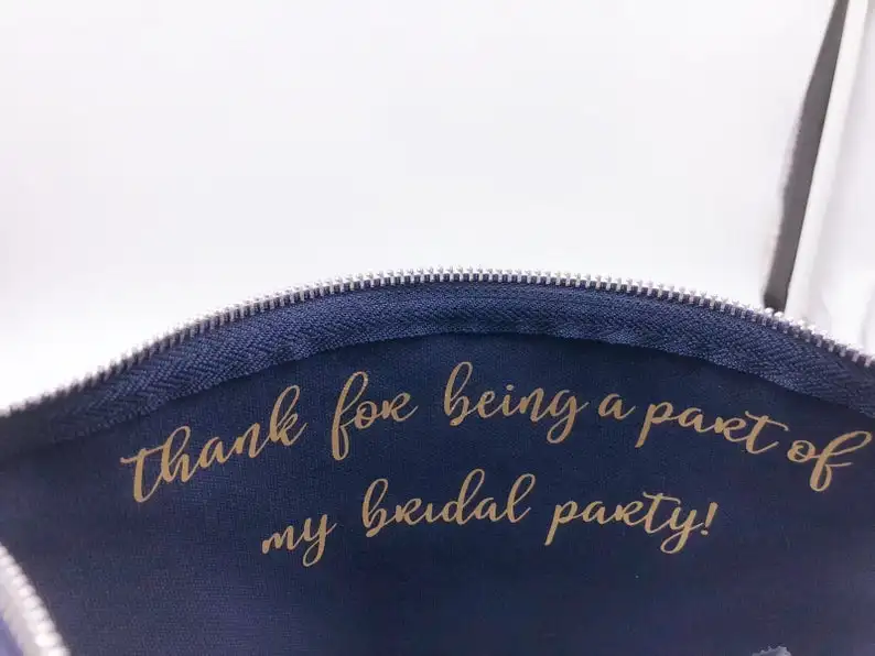 Золотые сумки для макияжа подружки невесты с именем на заказ косметичка