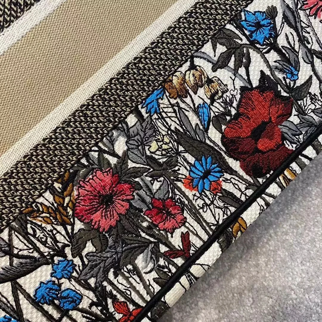 

2020 ladies embroidered book handbag top designer luxury handbags ladies new fashion one-shoulder shopping bag