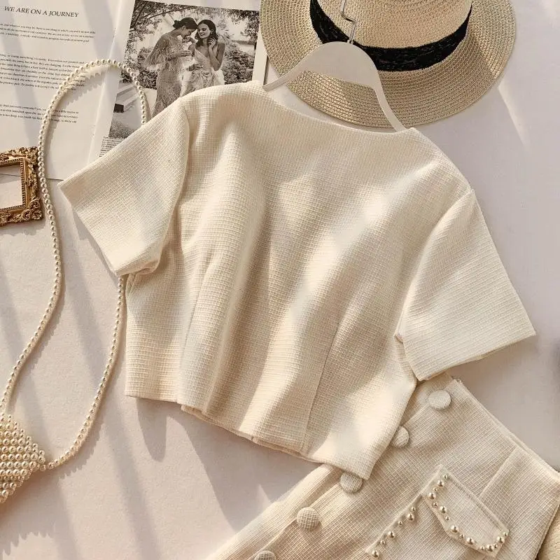 Модный женский костюм из двух предметов однобортный укороченный топ и мини юбка