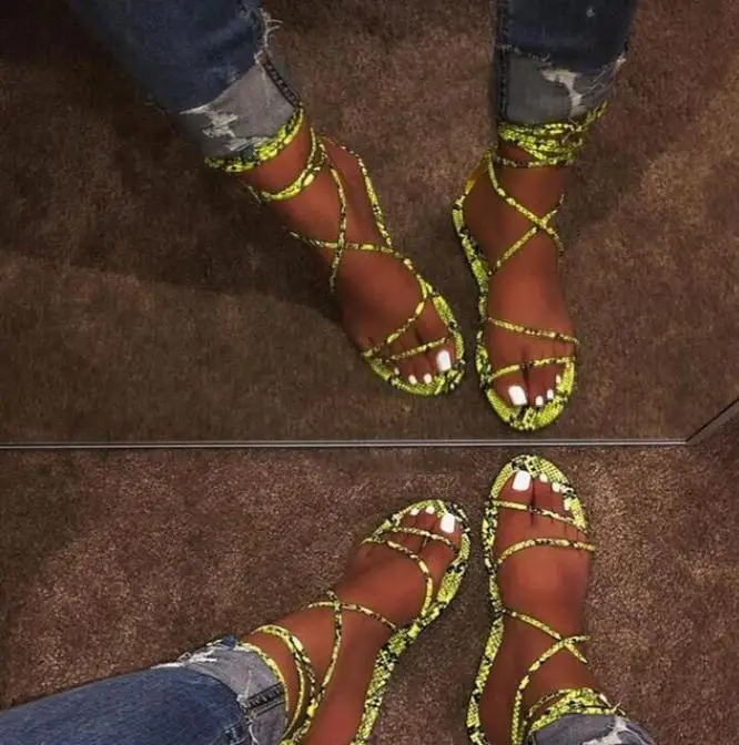 Новинка 2020 модная женская пляжная обувь с перекрестными ремешками летние туфли