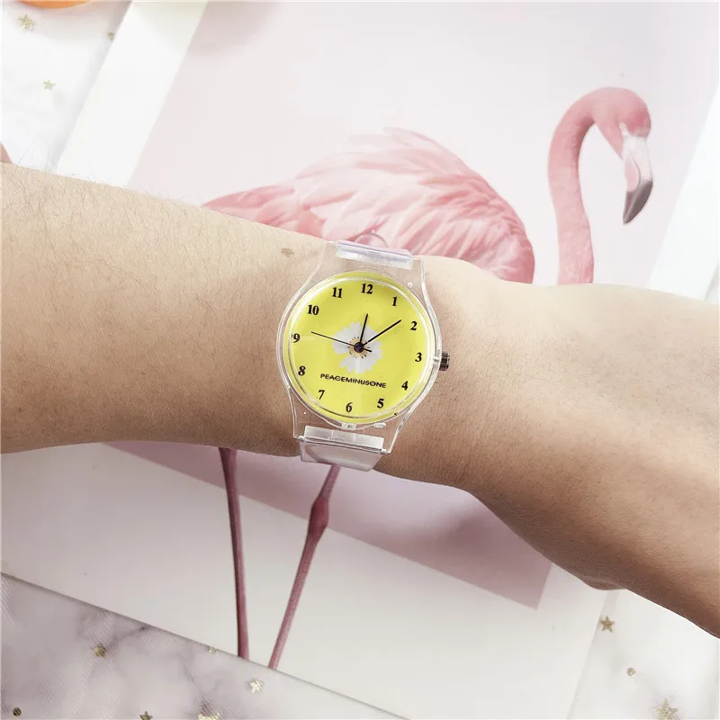 

100 pcs /lot 2020 New Watch Girls Korean Edition Simple Daisy Sen Department Retro College Wind Student Female Watch