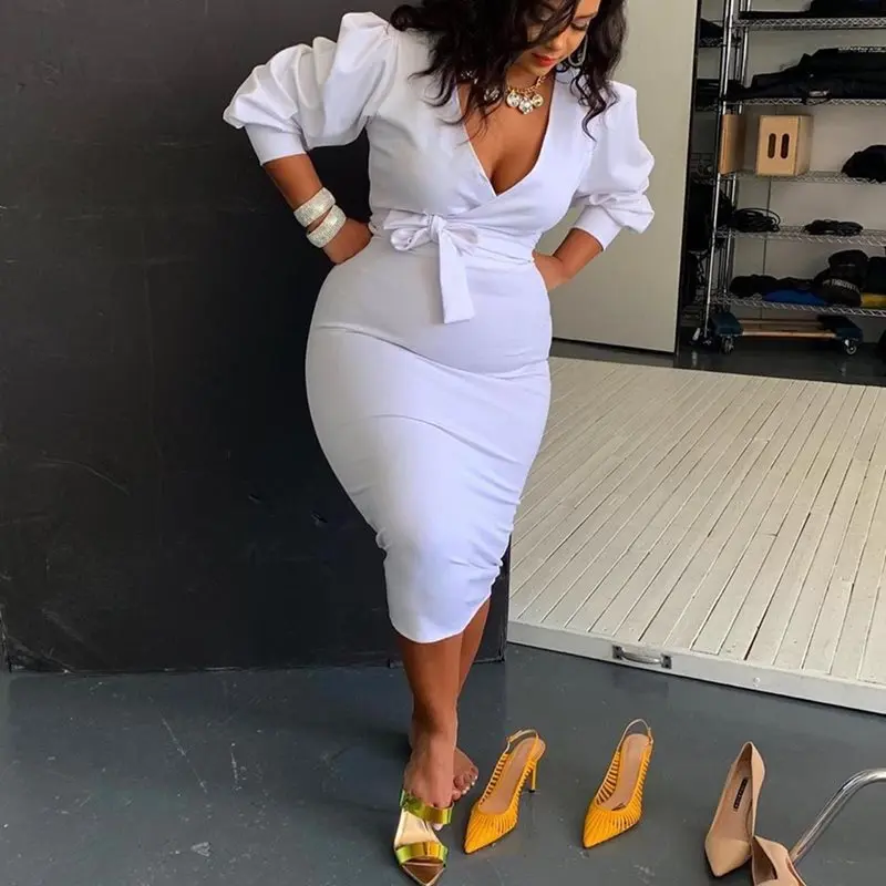 2019 Пышное однотонное облегающее платье с глубоким v-образным вырезом белое