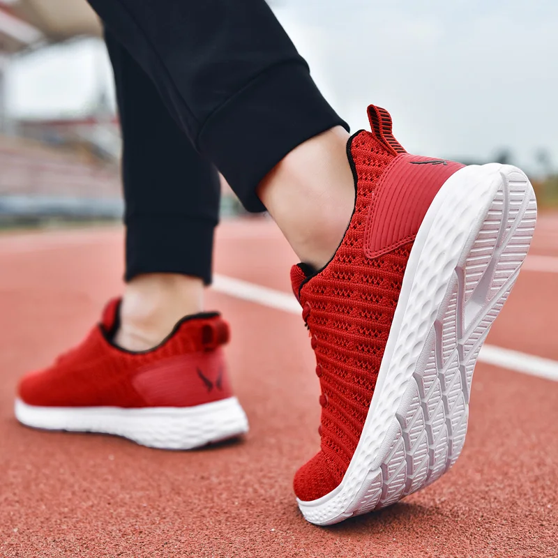 Hot Sale Light Men Running Shoes 2021 Comfortable Sport Shoes Men Trend Breathable Outdoor Walking Shoes Men Sneakers Zapatillas