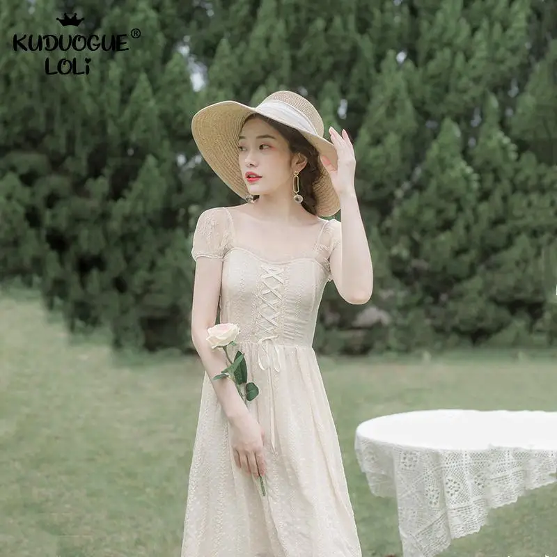 Бежевое кружевное сказочное платье винтажное французское с коротким рукавом