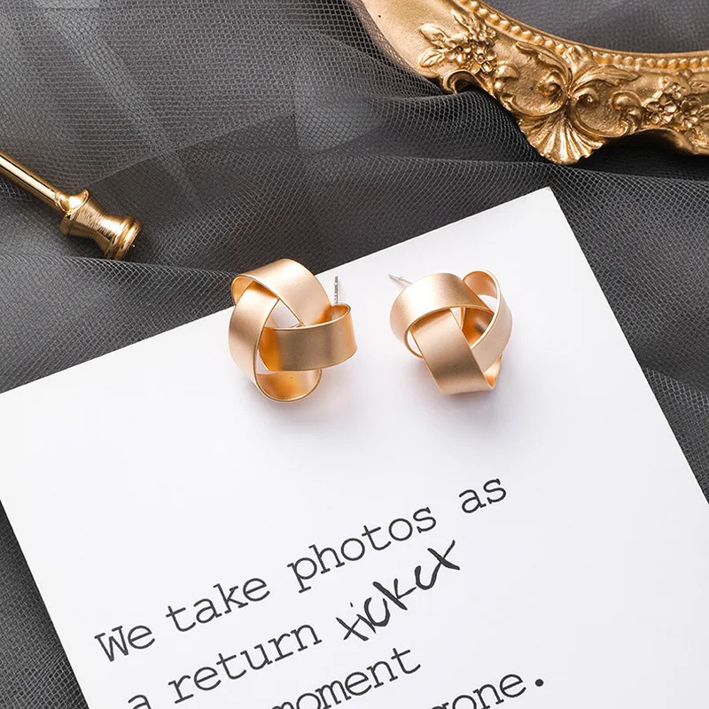 Новинка 2020 серебряные серьги-гвоздики с неровными геометрическими