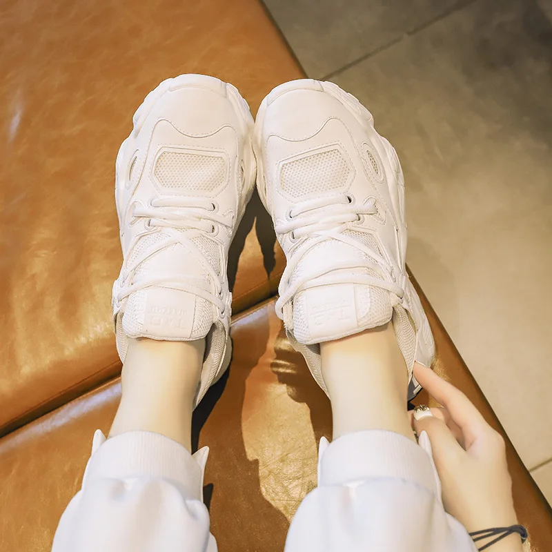 Женские кроссовки на платформе Белые Повседневные толстой подошве модель W08 лето