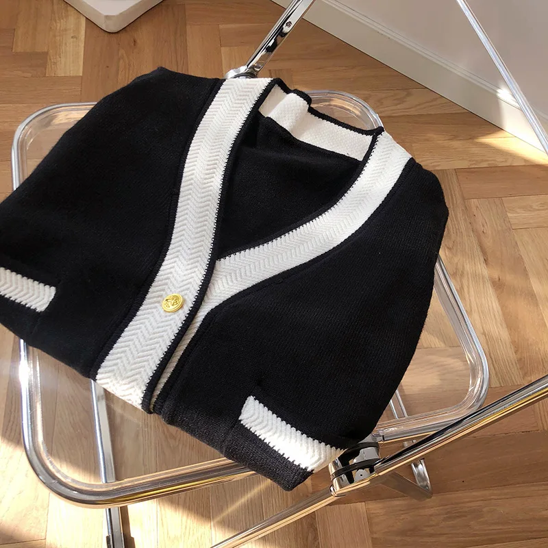 

clothing 2020 new small sweet wind hitting scene knitting cardigan female languid is lazy ss19 v-neck sweater coat