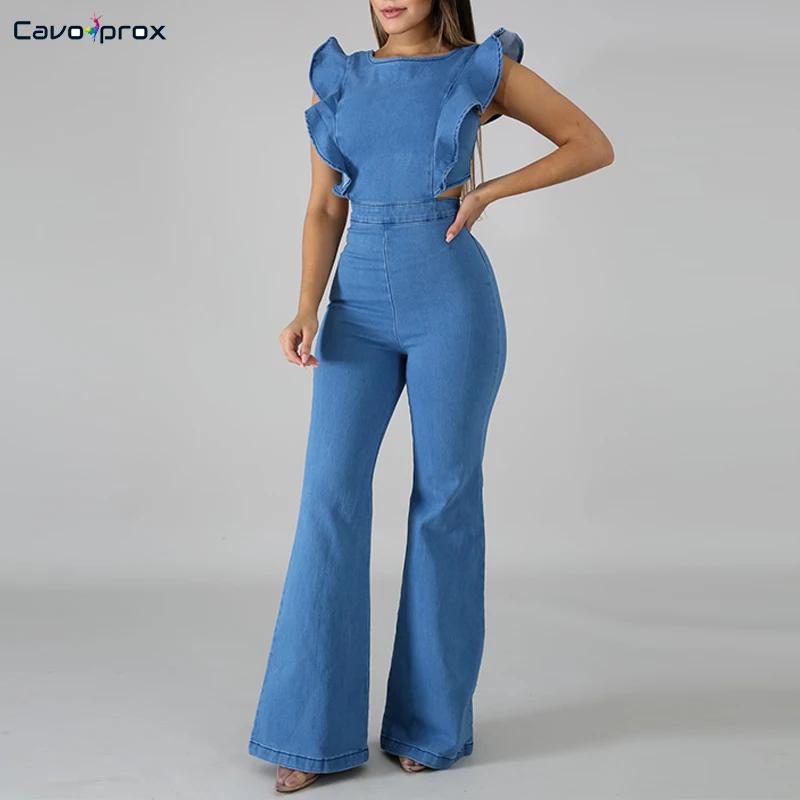 Женский джинсовый комбинезон колокольчик с бабочкой и широкими штанинами