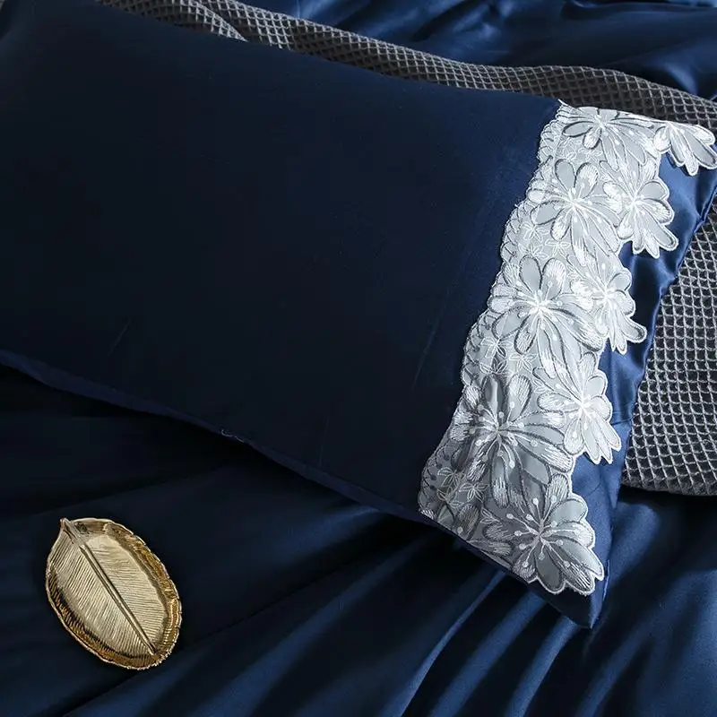 Комплект постельного белья Королевский размер серебристо синий роскошный