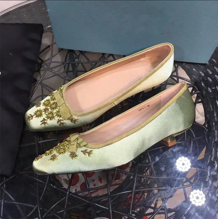 Туфли-лодочки на каблуке в стиле ретро Женская Осенняя сатиновая обувь женская