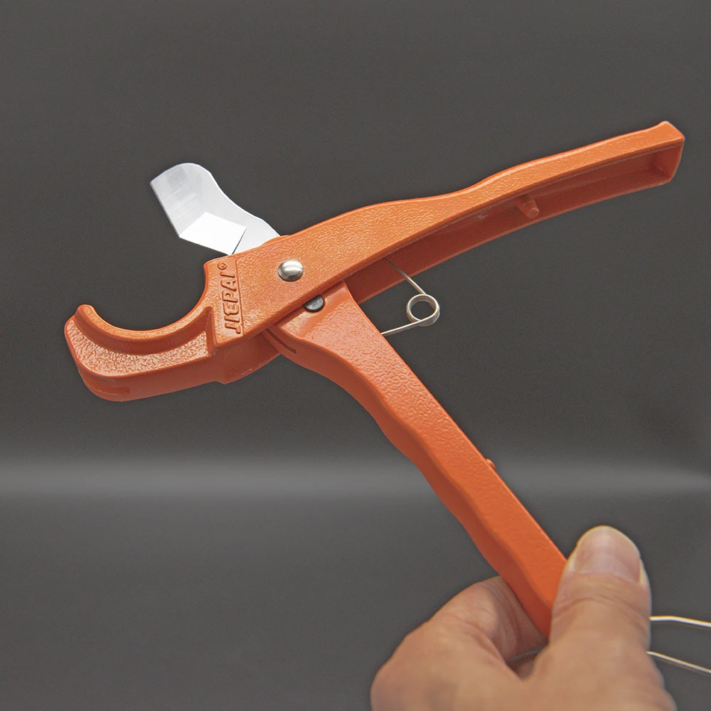 

QHTITEC PVC Pipe Cutting Tube Scissors Tool 35mm 45mm PVC/PU/PP/PE Hosepipe Hose Ratchet Scissors for Cutting Hand Plumbing Tool
