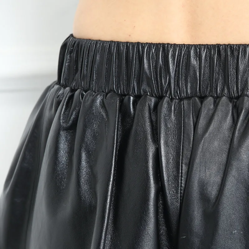 Tide Fashion Wide Leg Shorts Woman Pocket Tassel Women Elastic Waist Casual Black Red Sheepskin Short Pants Lady Autumn