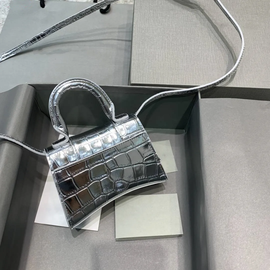 

Сумка-тоут женская из натуральной кожи, однотонная, в стиле ретро