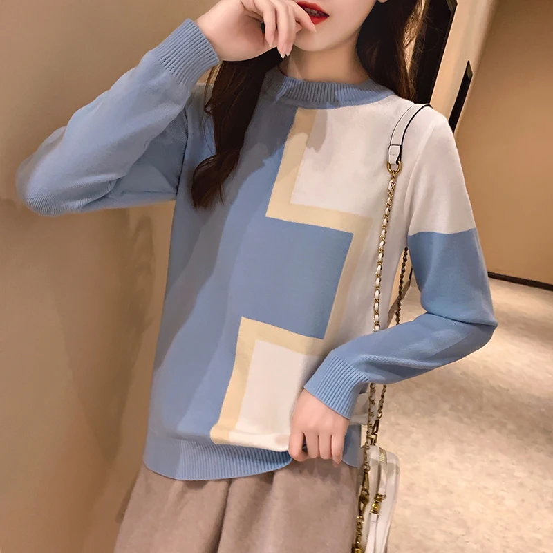 Женский трикотажный свитер пуловер контрастных цветов в стиле пэчворк с длинным