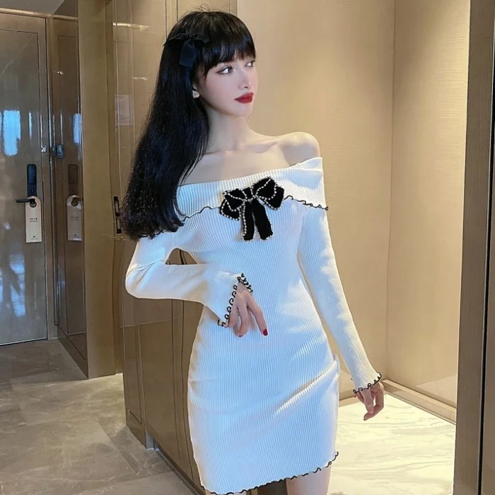 Осеннее пикантное платье с бантом открытыми плечами Хрустальный