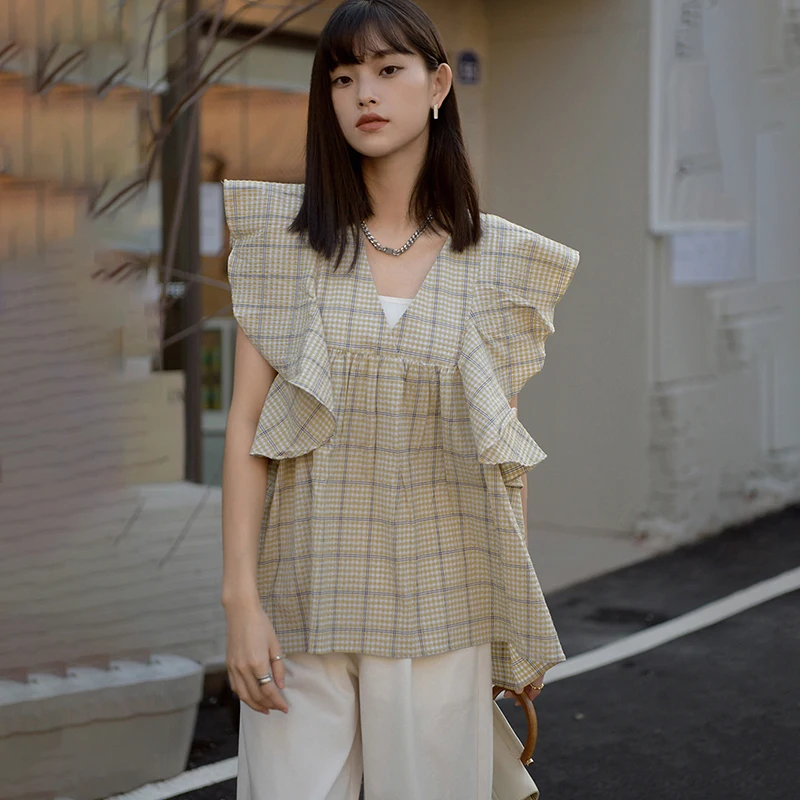 

[EAM] Women Green Plaid Ruffles VintageBlouse New V-Neck Sleeveless Loose Fit Shirt Fashion Tide Spring Summer 2021 1DE1488