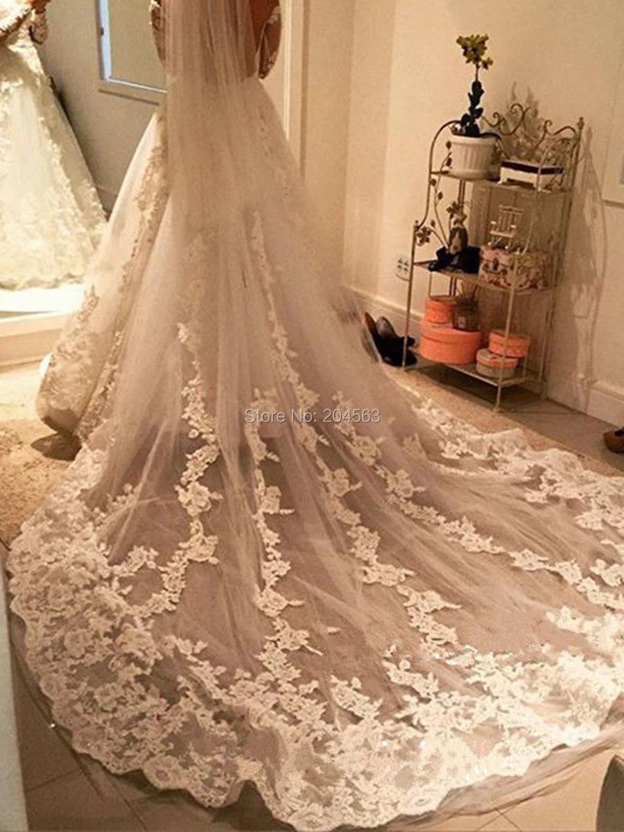 

One-Layer Elegant Wedding Veil with Lace Appliques Cathedral Bridal Veil with Comb New Veil for Bride