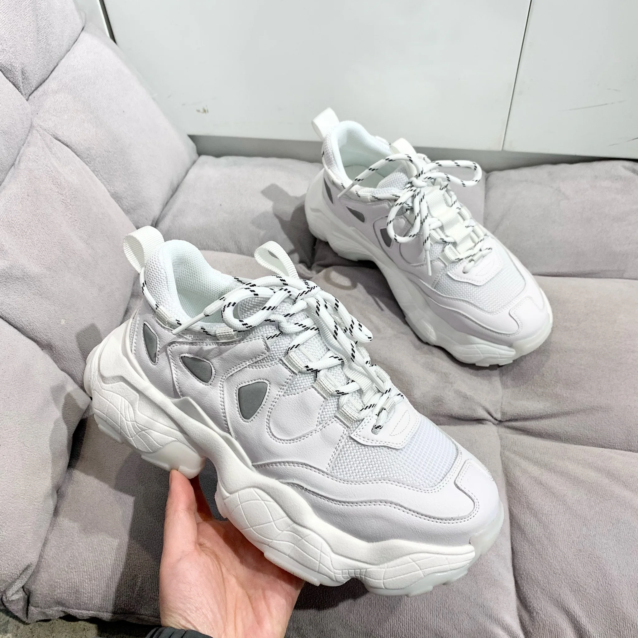 

Женские кроссовки на массивной Платформе 5 см, Белые Повседневные кроссовки со шнуровкой и круглым носком, на весну 2021