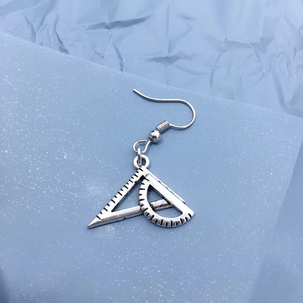 Европейские и американские дизайнерские архитектурные креативные треугольные