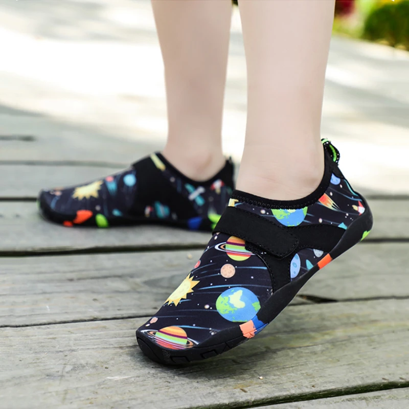 

Hot Selling Kids Swim Water Shoes Quick Dry Non-Slip Barefoot Wading Shoes for Boys Girls