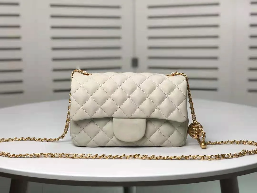 

Luxury Brand, Exquisite Metal Ball, Adjustable Shoulder Strap, Sheepskin Material, Fashionable Lady's Oblique Shoulder Bag