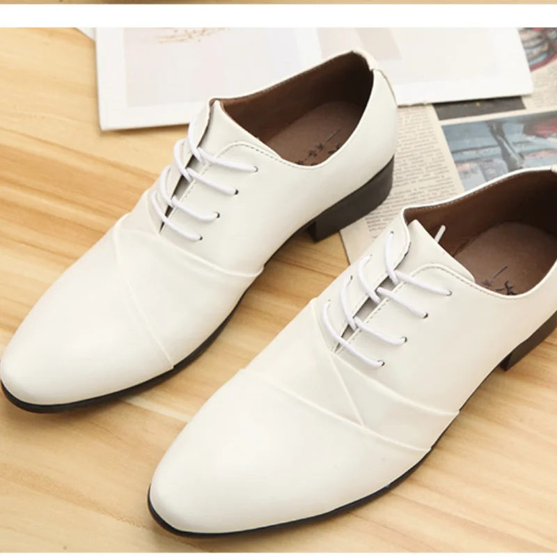 

2021 Autumn New British Style Retro Men's Dress Shoes Designer Design Pointed Toe Slip-on Loafers Soft Suitable for Wedding
