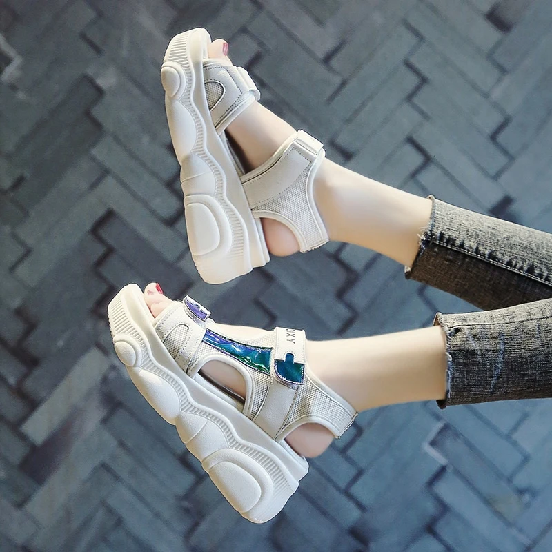 

Ladies casual sandals thick bottom muffin mesh PU flat bottom beach shoes summer 2019 new Korean version of the buckle