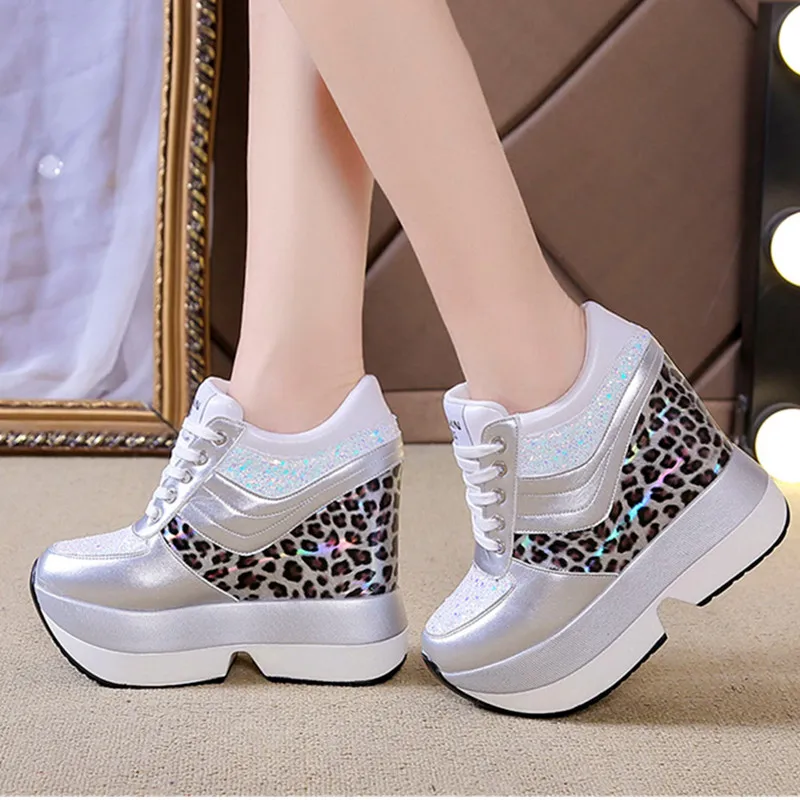 Кроссовки женские кожаные увеличивающие рост блестящие леопардовые на толстой