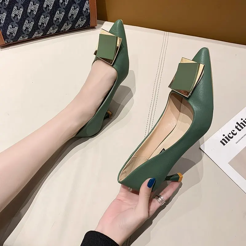 

2021 New Autumn and Winter White High Heels Shoes Temperament Versatile Square Button French Pointed Toe Women's Shoes