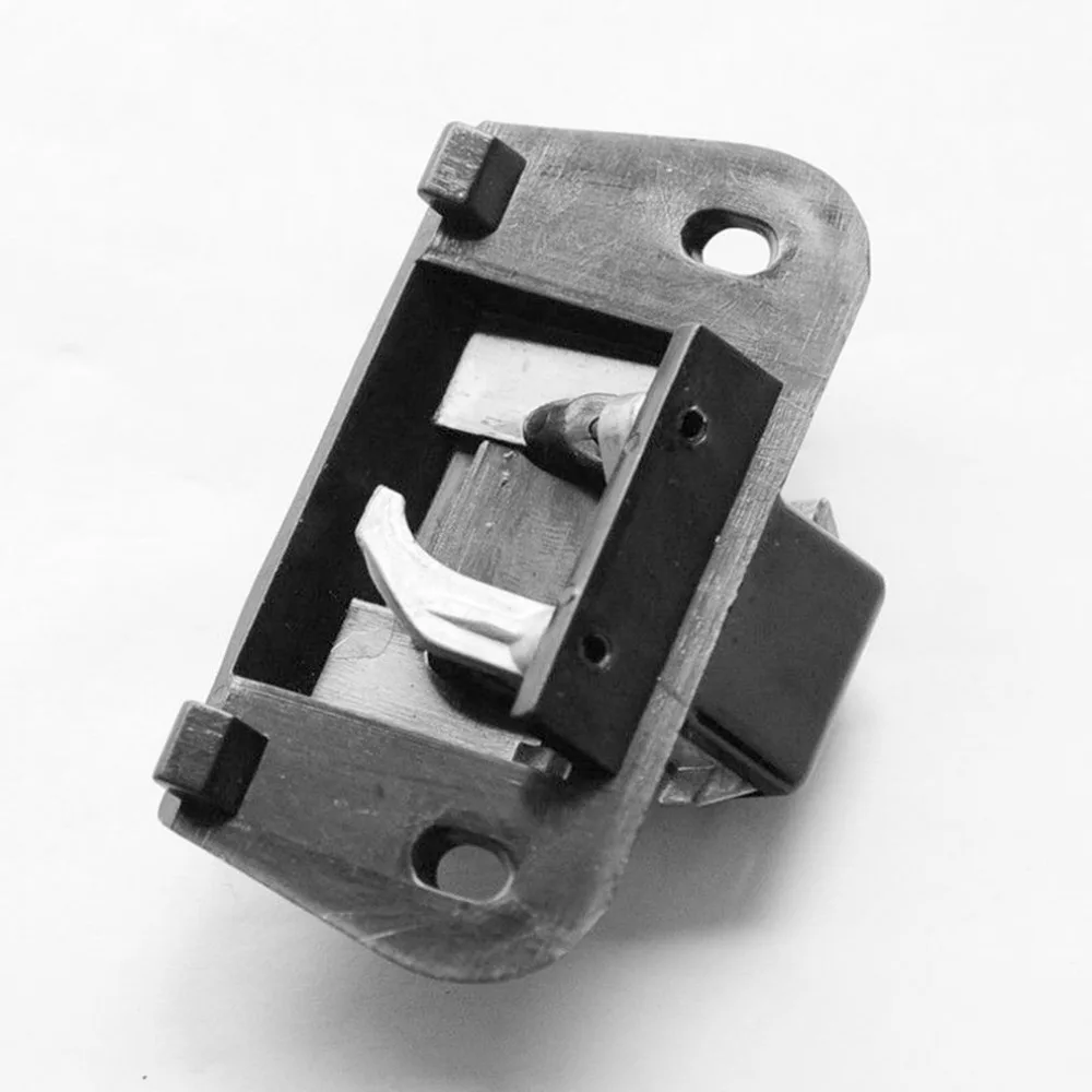 Новый замок для перчаточного ящика защелки BMW E34 E36 E30 525i 530i 535i M5 Z3 51161849472 |